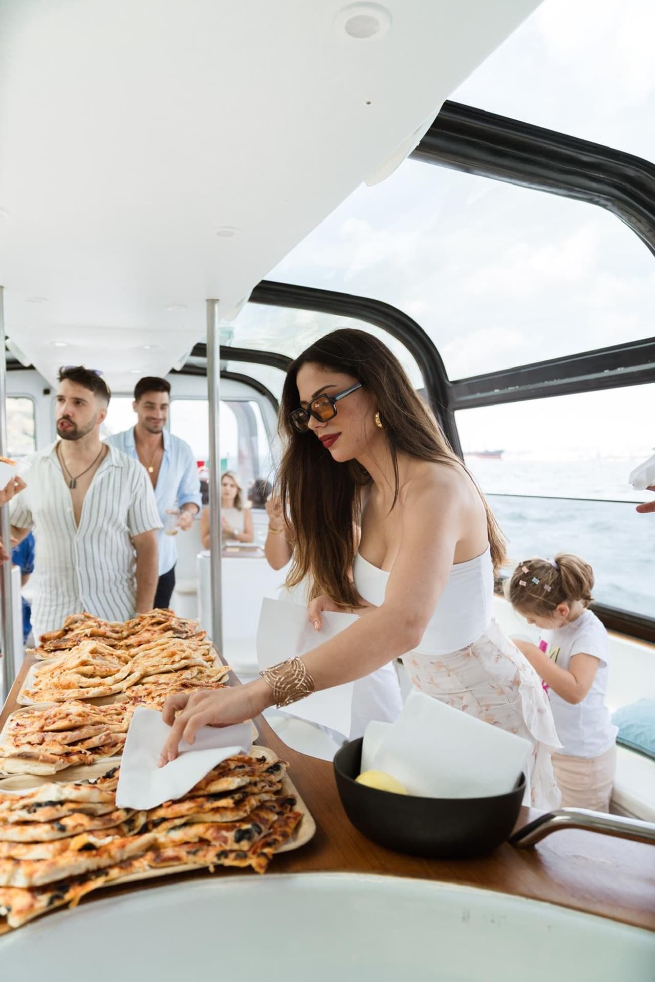 Lisbon Sangria – Exclusive Luxury Cruise with Pizza & Music - Image 12