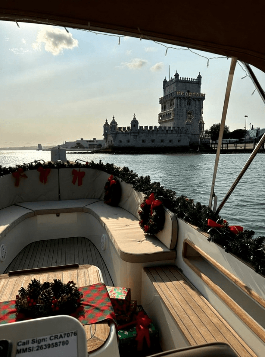 Christmas Sunset Comfortable Cruise – Buffet & Open Bar - Image 3
