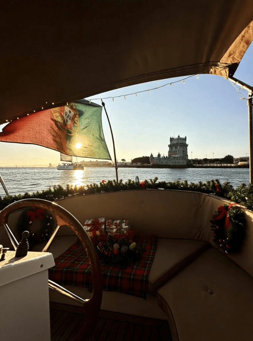 Christmas Sunset Comfortable Cruise – Buffet & Open Bar - Image 2