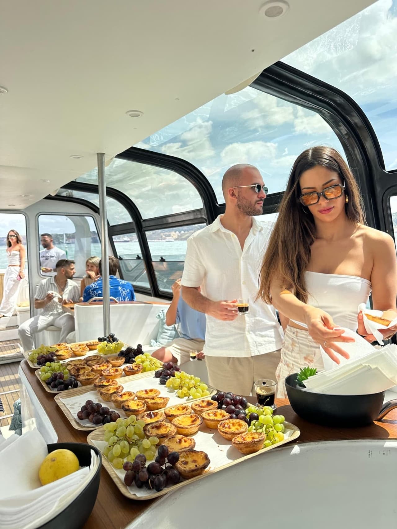 Morning Exclusive Cruise – Coffee, Pastel de Nata, Snacks, Drinks - Photo 3