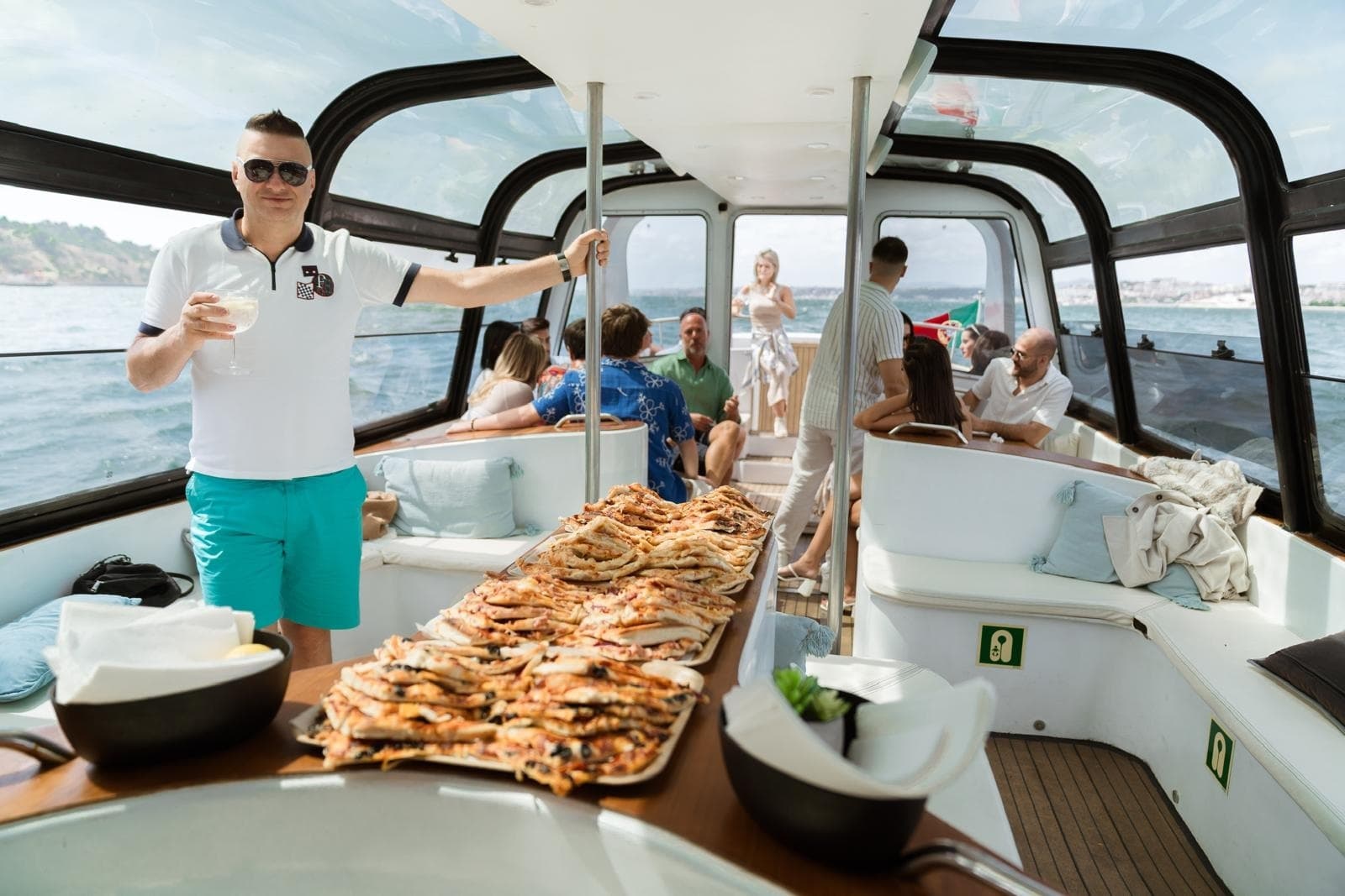 Lisbon Sangria – Exclusive Luxury Cruise with Pizza & Music - Image 13