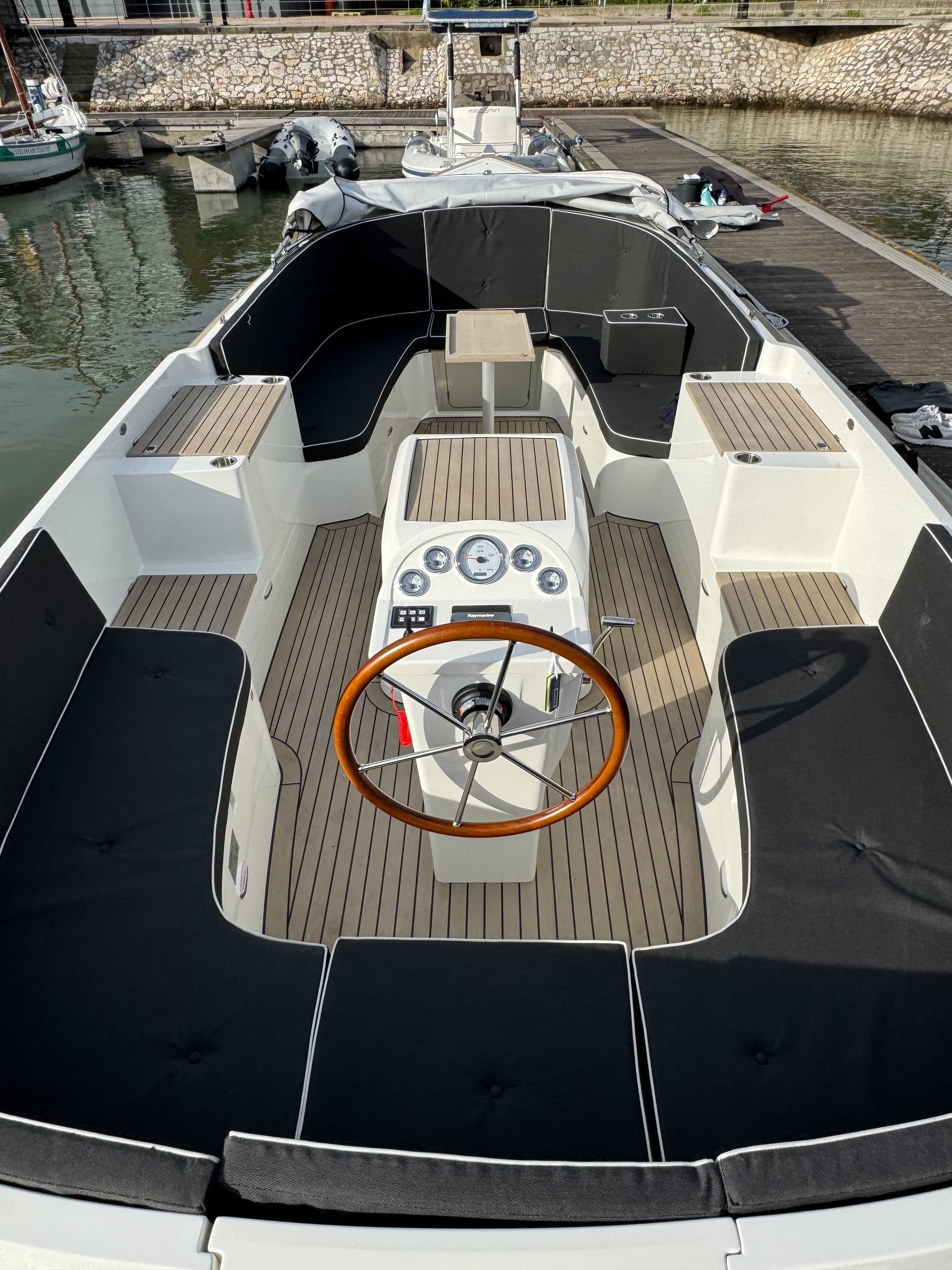 Lisbon Coffee Cruise: Luxury Boat, Pastel de Nata