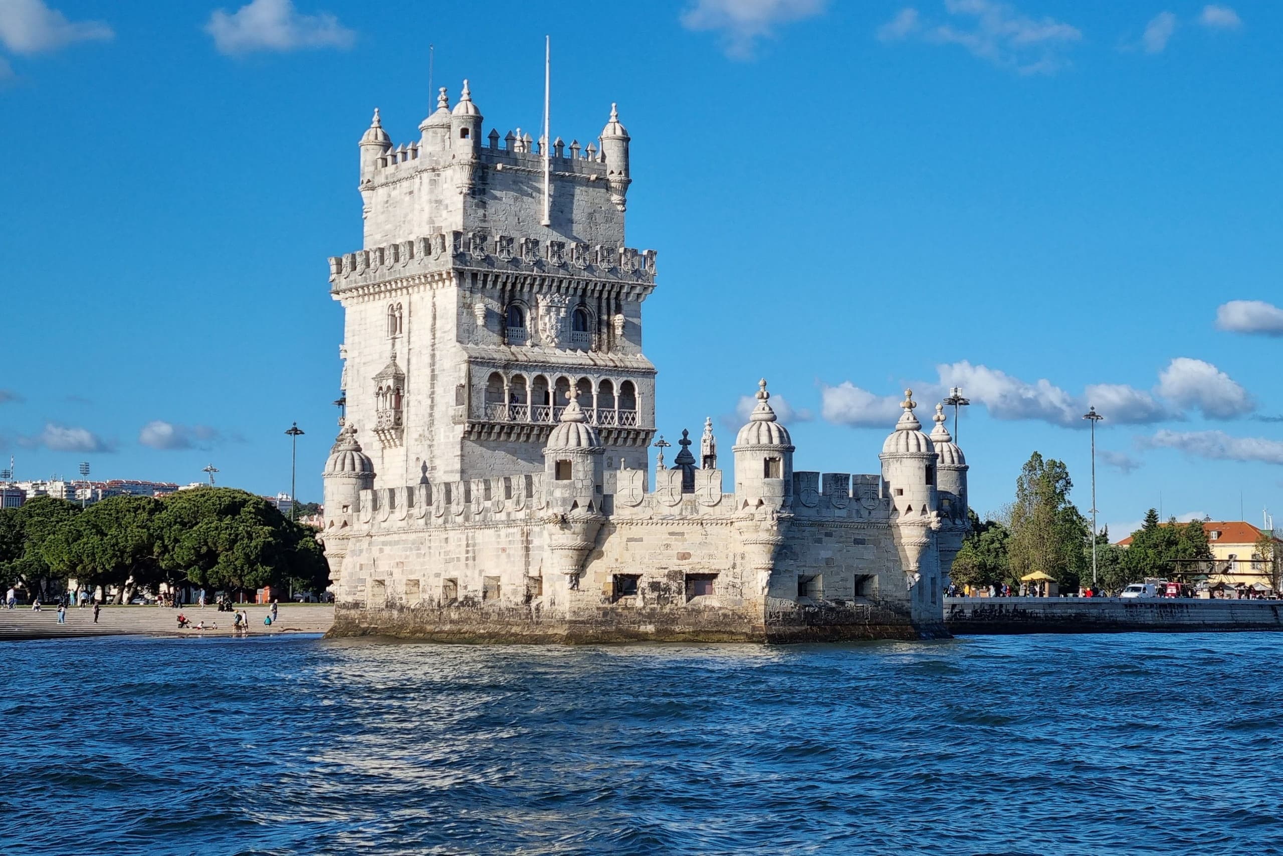 Lisbon Sangria – Exclusive Luxury Cruise with Pizza & Music - Image 10