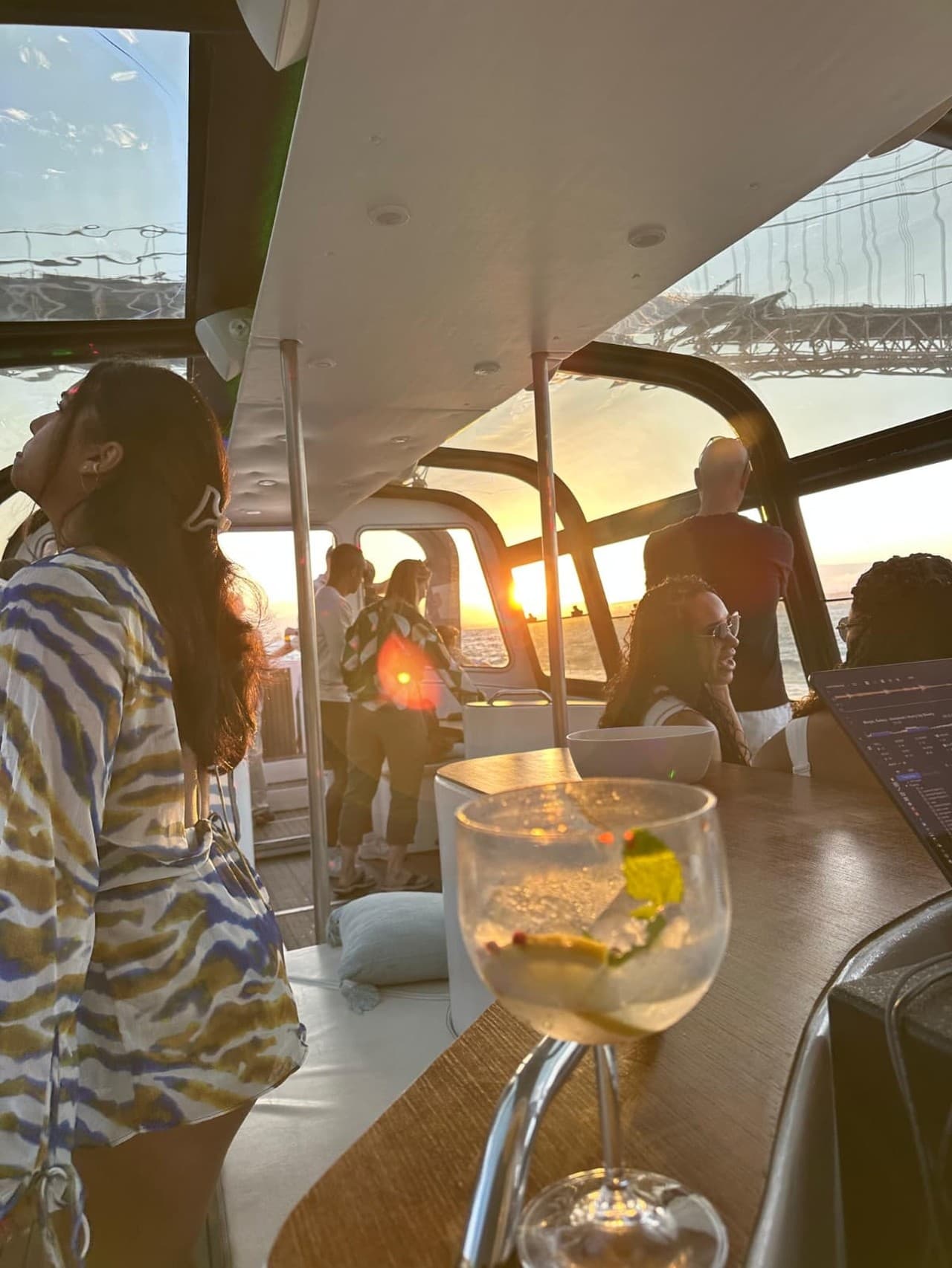 Lisbon Sunset DJ Party – Luxury Boat, Pizza & Open Bar - Image 3