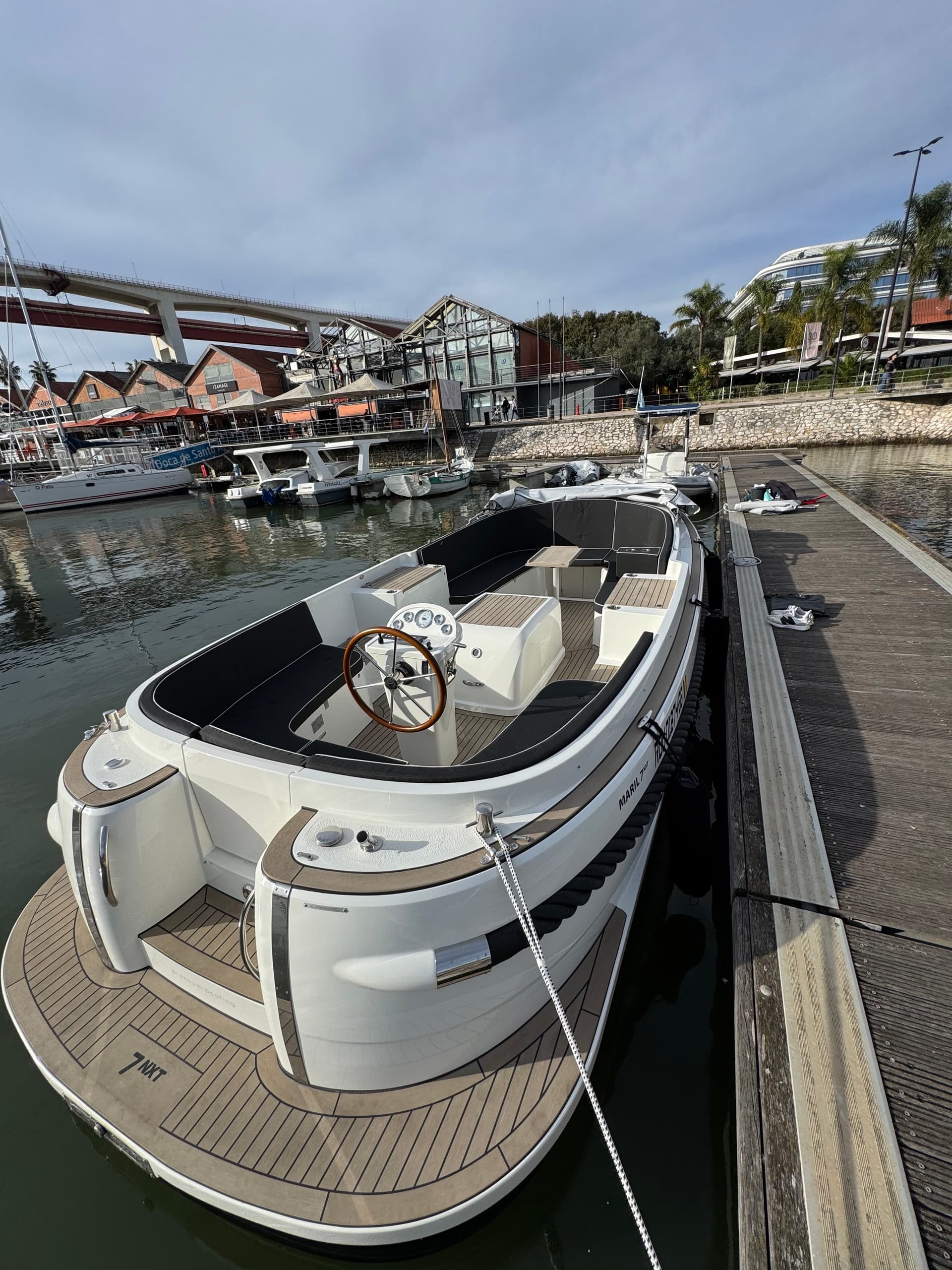 Lisbon Coffee Cruise: Luxury Boat, Pastel de Nata - Image 2