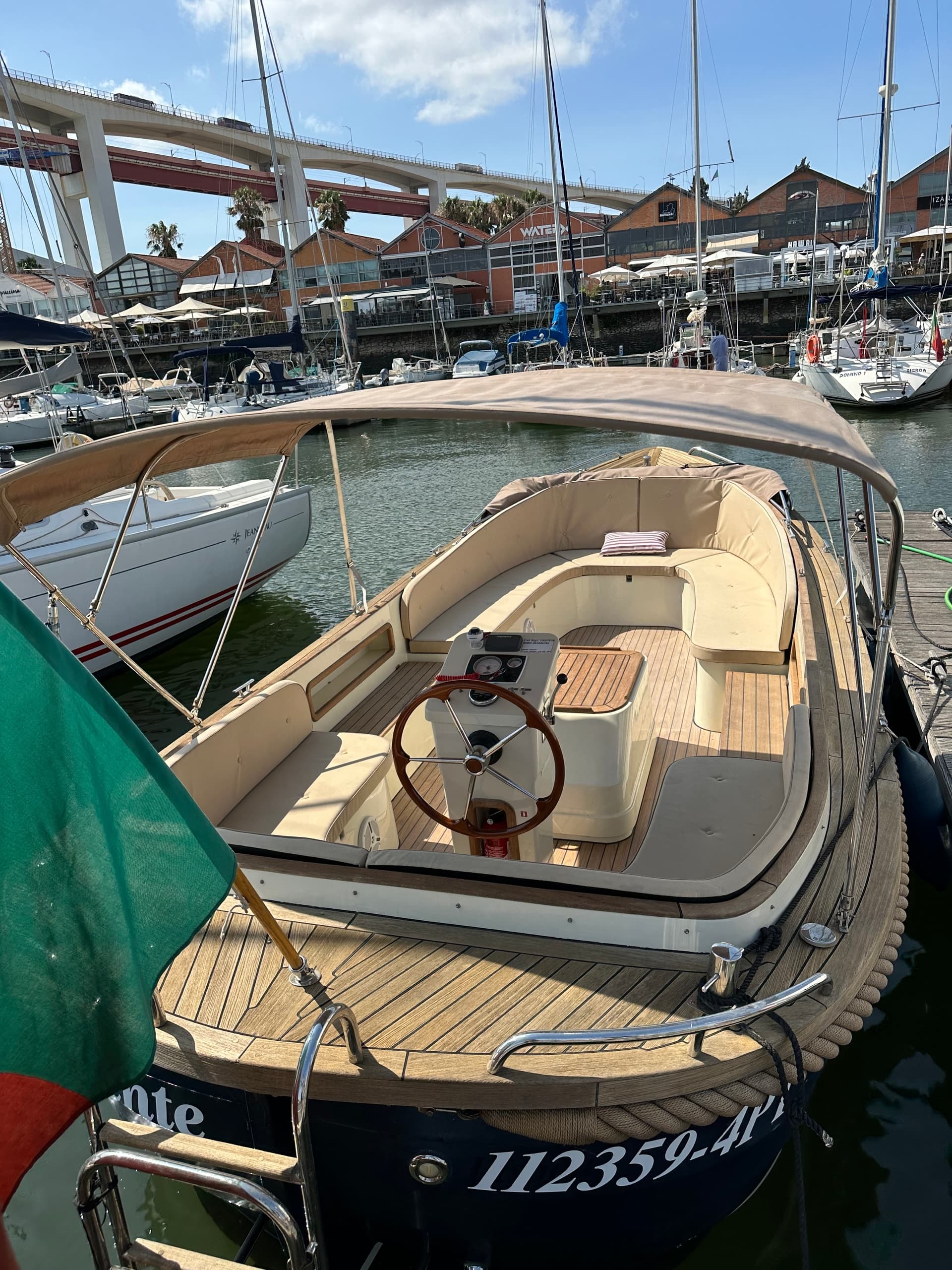 Intimate New Year's Eve Celebration: Private Boat, Open Bar, Snacks & Wine - Image 6