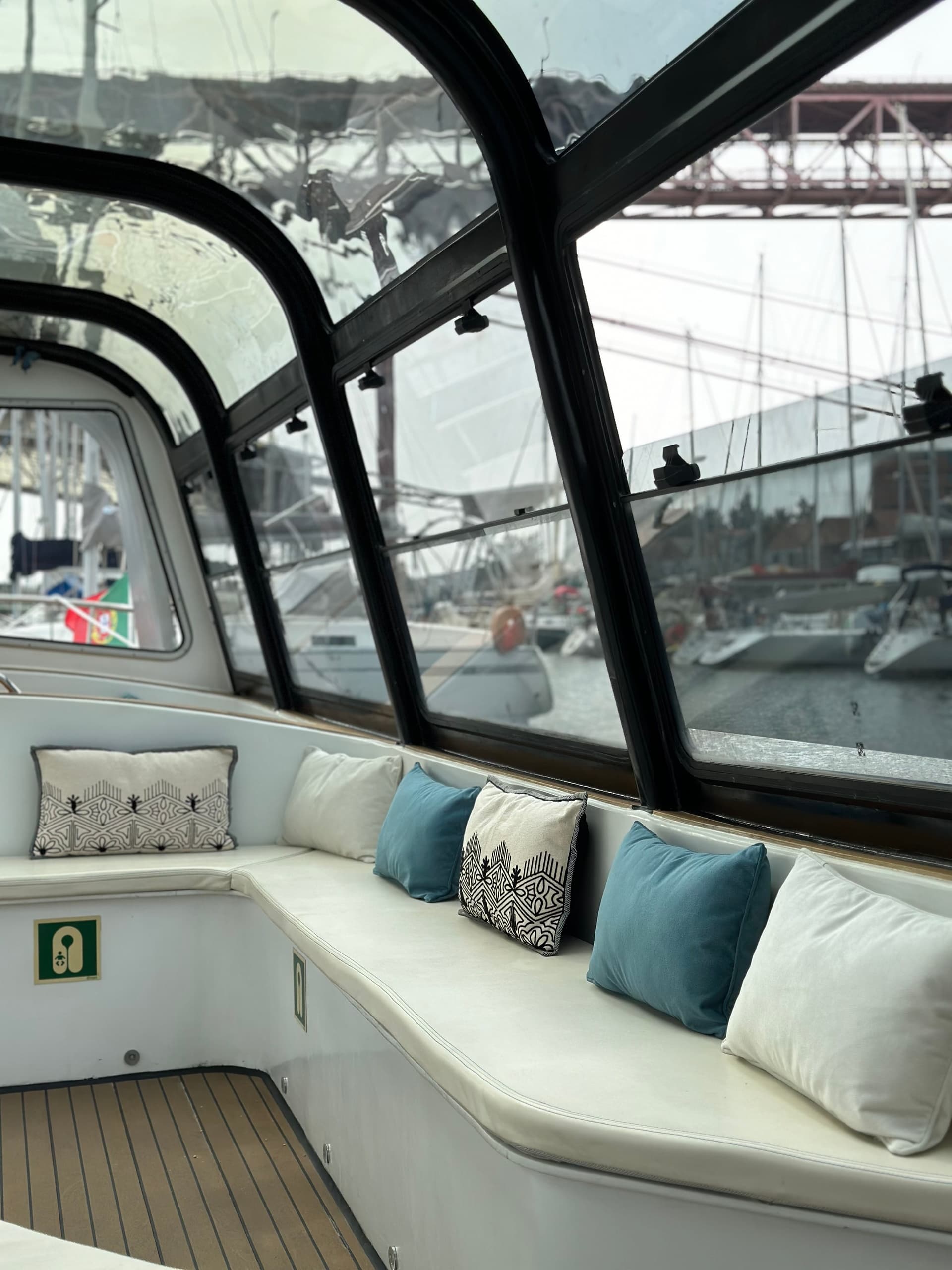 🎆 New Year’s Eve Luxury Boat – DJ, Buffet & Open Bar - Image 30