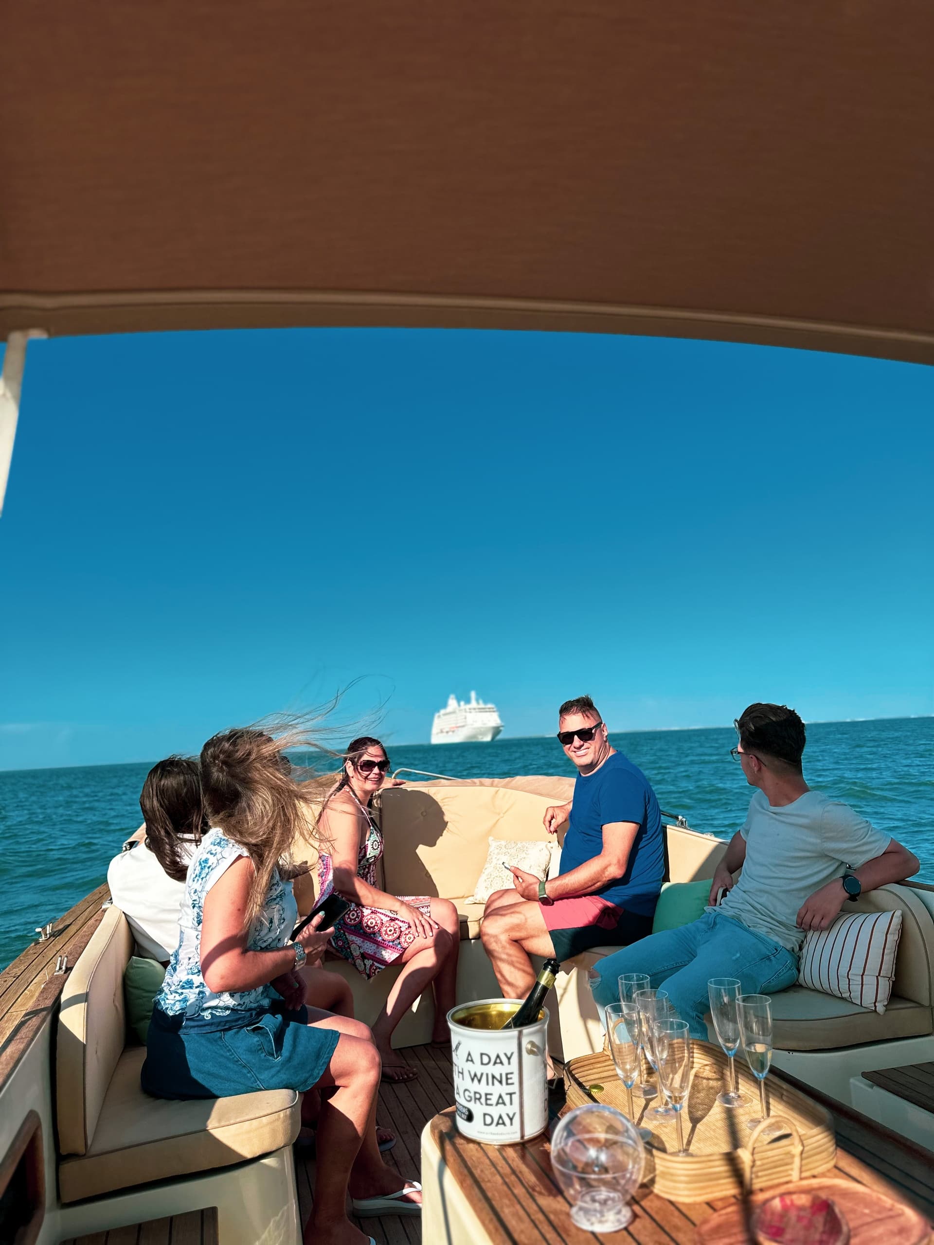 Lisbon Comfortable Cruise – Pastel de Nata, Open Bar & Dolphins