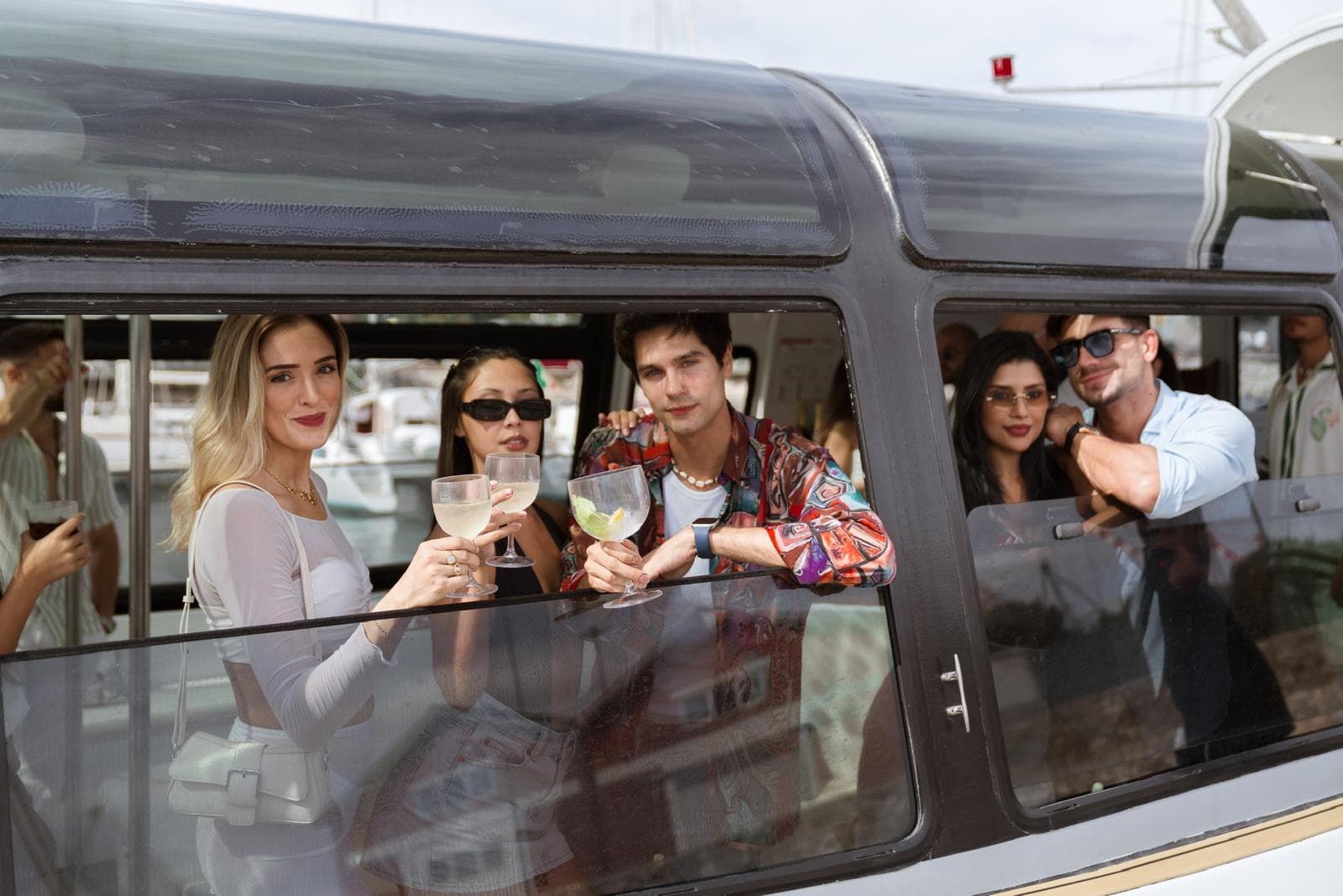 Lisbon Sunset DJ Party – Luxury Boat, Pizza & Open Bar - Image 17