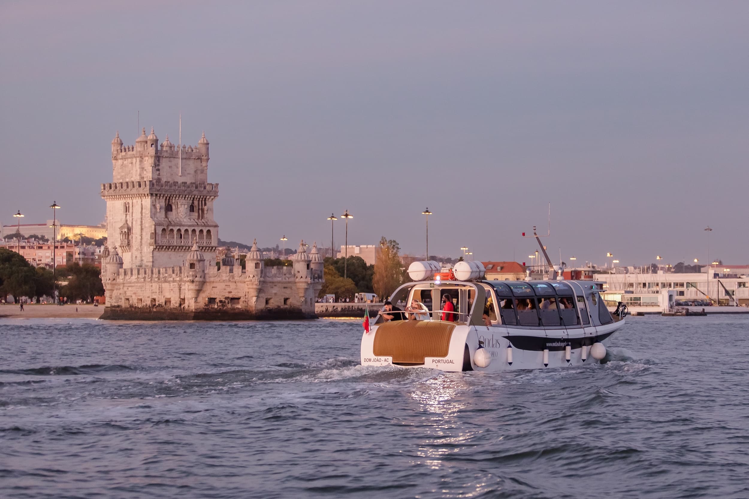 Afternoon Exclusive Cruise – Pizza, Sangria and Open Bar - Image 3